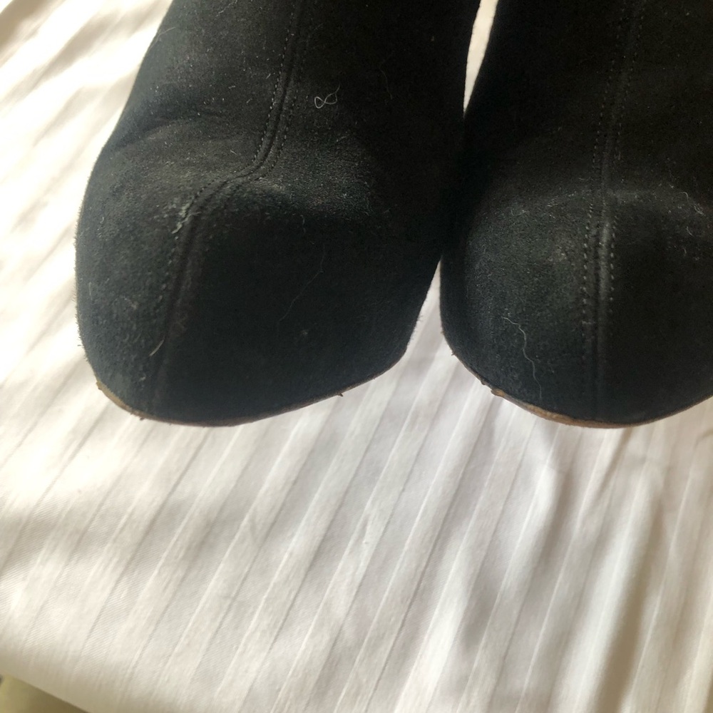 Christian Louboutin Arielle Talon Black Suede Ankle Booties size 38.5 - Picture 5 of 10